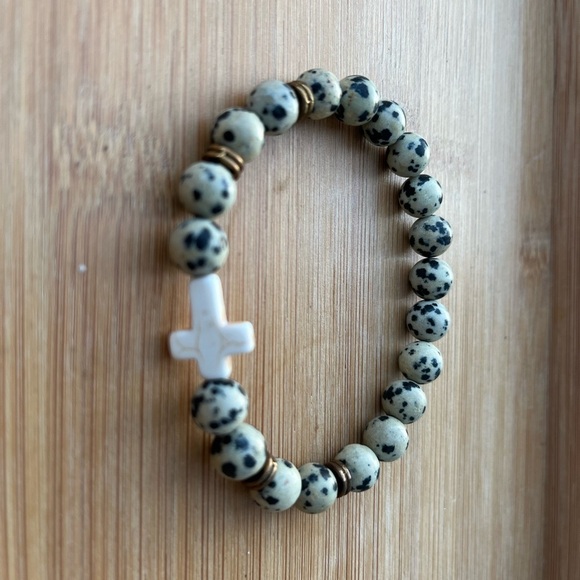 White Cross Dalmatian Jasper Beaded Bracelet - Picture 8 of 9